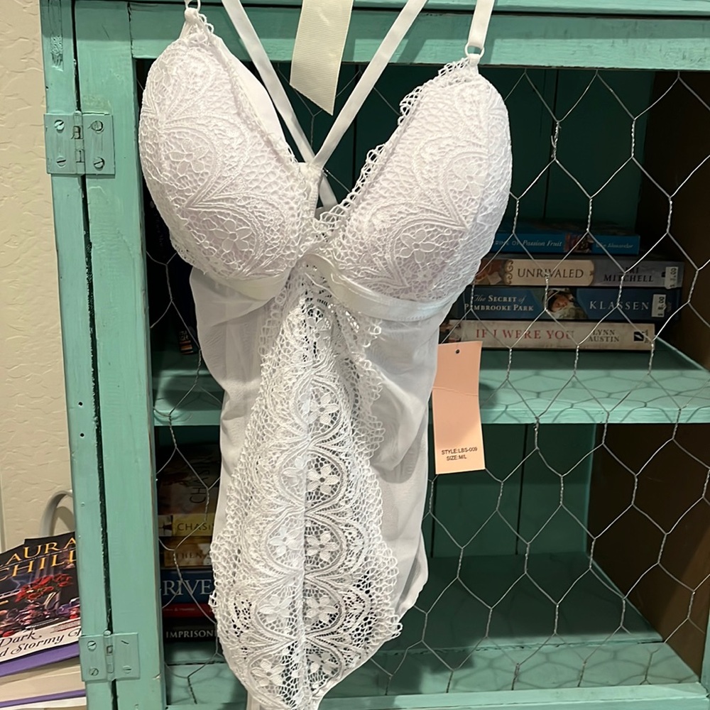 White Up to the Challenge M/L Stappy Lace Body Suit White with Tags! Brand New!